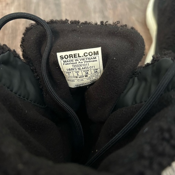 Sorel Explorer Next Joan Cozy Boots Black White Fall Winter 7 - Picture 5 of 7